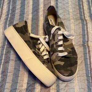Camouflage Platform Sneakers